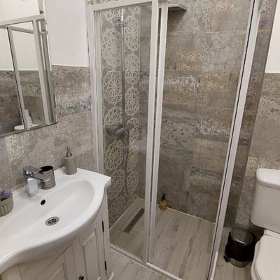 Аренда комфортных 3-комнатных апартаментов с отдельной кухней, 100 м², Мамаия, Констанца, Румыния